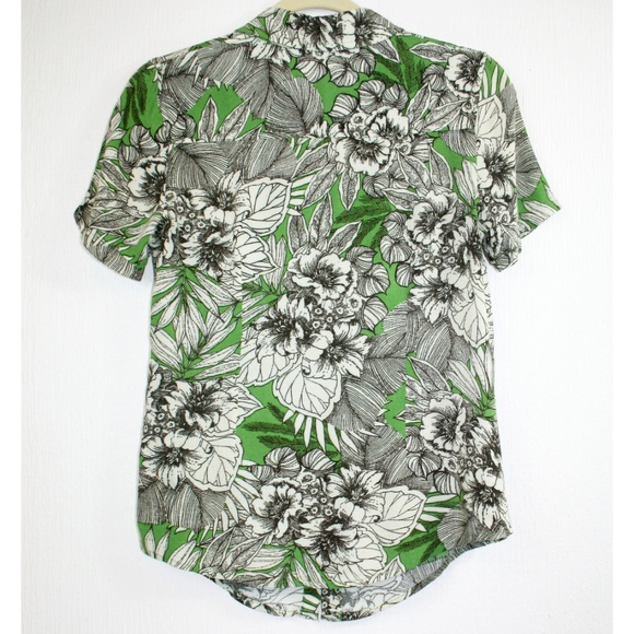 Tropical Floral Print Button Up Tee - Picture 2 of 8